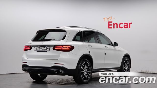 Mercedes-Benz GLC-Class GLC300 4MATIC AMG Line