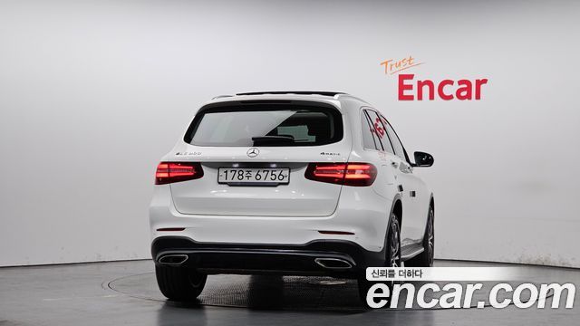 Mercedes-Benz GLC-Class GLC300 4MATIC AMG Line