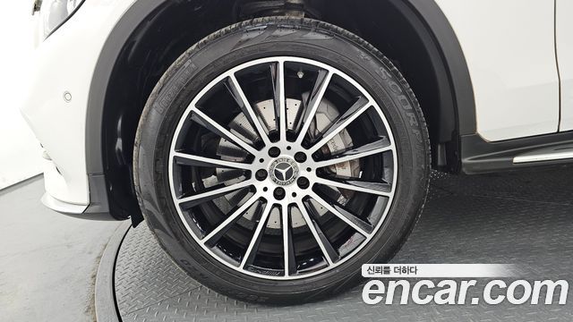 Mercedes-Benz GLC-Class GLC300 4MATIC AMG Line
