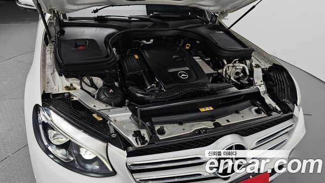 Mercedes-Benz GLC-Class GLC300 4MATIC AMG Line