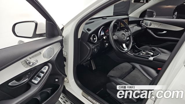 Mercedes-Benz GLC-Class GLC300 4MATIC AMG Line