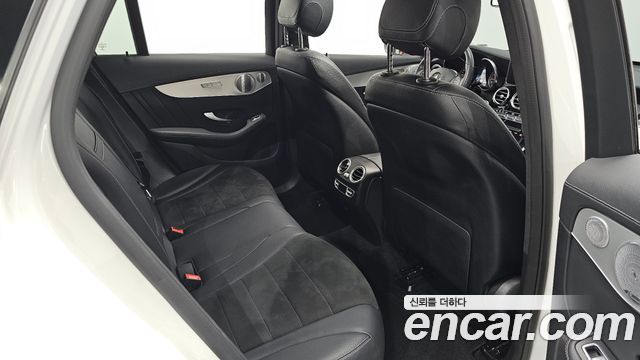Mercedes-Benz GLC-Class GLC300 4MATIC AMG Line