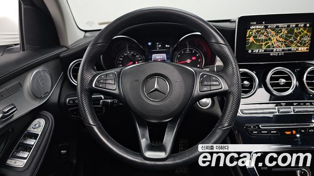 Mercedes-Benz GLC-Class GLC300 4MATIC AMG Line