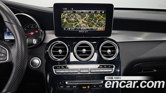 Mercedes-Benz GLC-Class GLC300 4MATIC AMG Line
