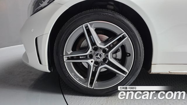 Mercedes-Benz C-Class C200 AMG Line