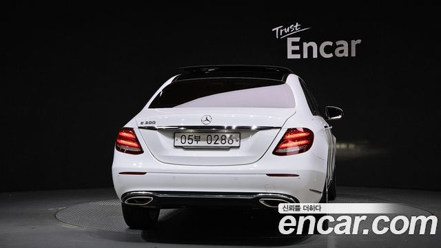 Mercedes-Benz E-Class E300 Exclusive