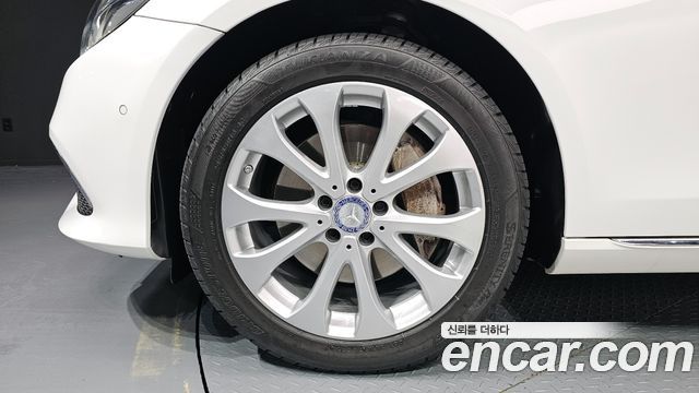Mercedes-Benz E-Class E300 Exclusive