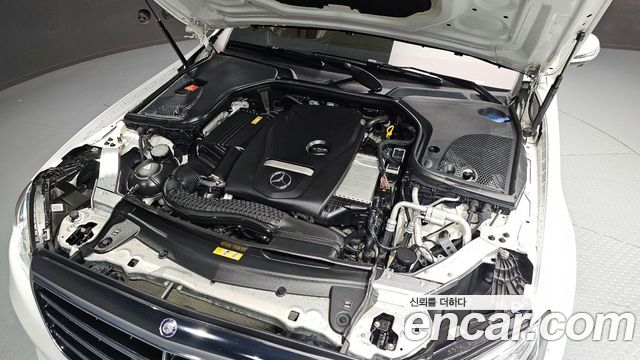 Mercedes-Benz E-Class E300 Exclusive