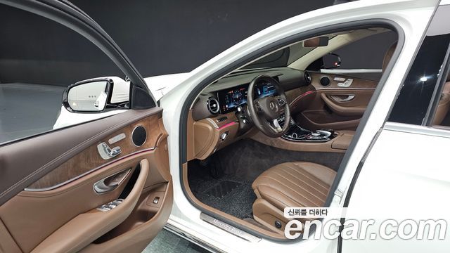 Mercedes-Benz E-Class E300 Exclusive