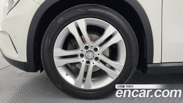 Mercedes-Benz GLA-Class GLA200 d 4MATIC