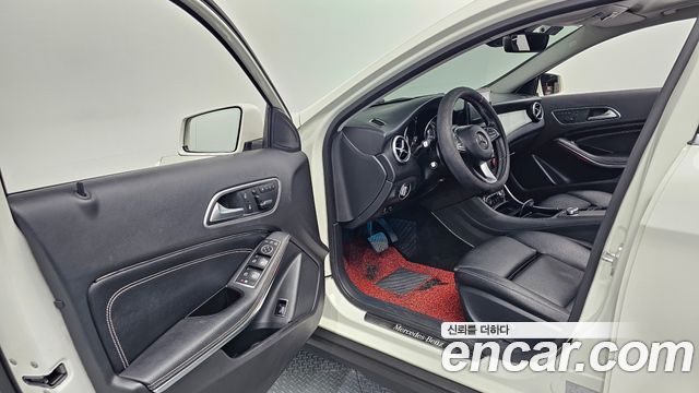 Mercedes-Benz GLA-Class GLA200 d 4MATIC