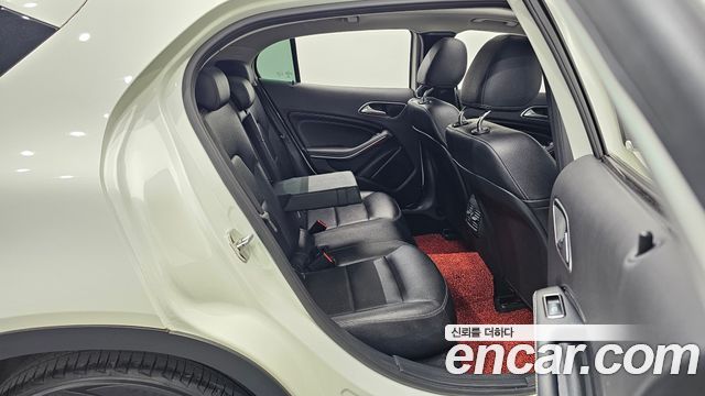 Mercedes-Benz GLA-Class GLA200 d 4MATIC