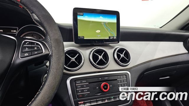 Mercedes-Benz GLA-Class GLA200 d 4MATIC