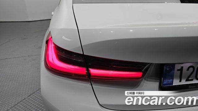 BMW 3-Series 320d Luxury