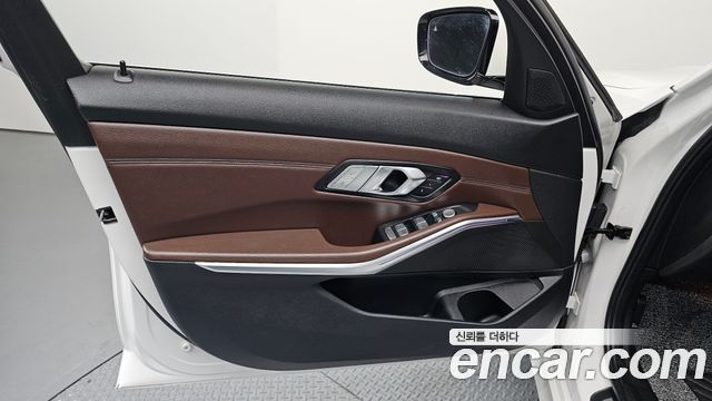 BMW 3-Series 320d Luxury