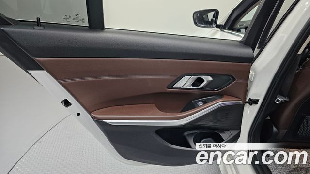 BMW 3-Series 320d Luxury
