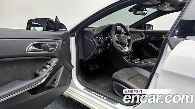 Mercedes-Benz CLA-Class CLA45 AMG 4MATIC