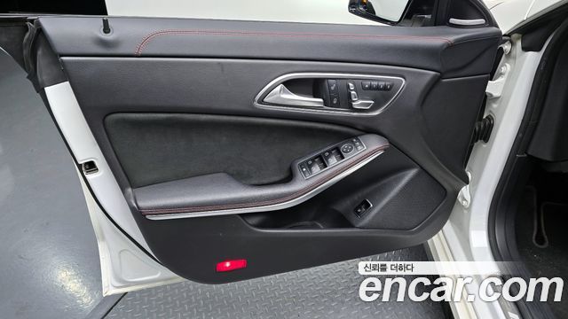 Mercedes-Benz CLA-Class CLA45 AMG 4MATIC