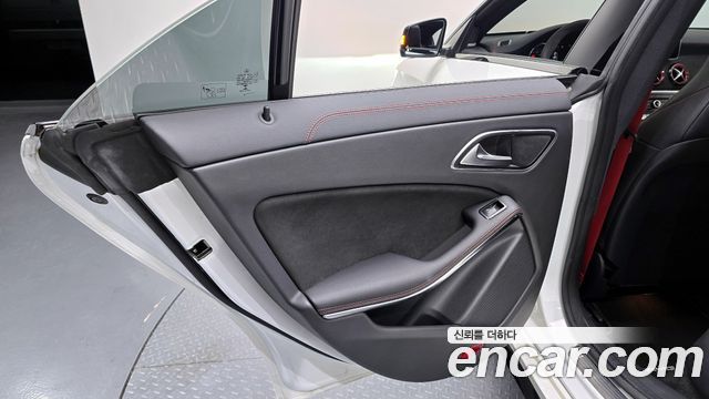 Mercedes-Benz CLA-Class CLA45 AMG 4MATIC