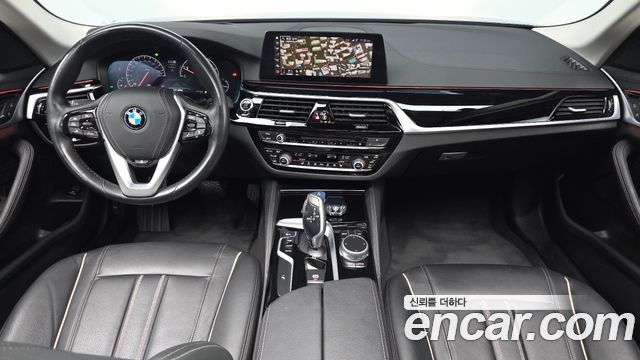 BMW 5-Series 520i Luxury