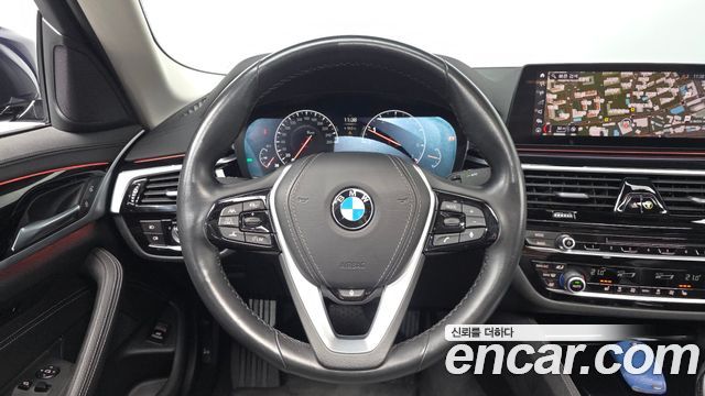 BMW 5-Series 520i Luxury