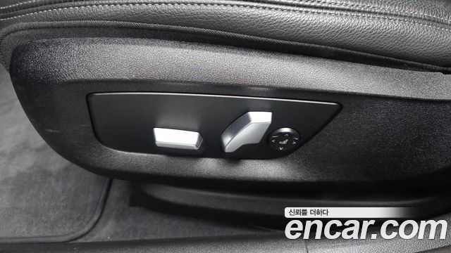 BMW 5-Series 520i Luxury
