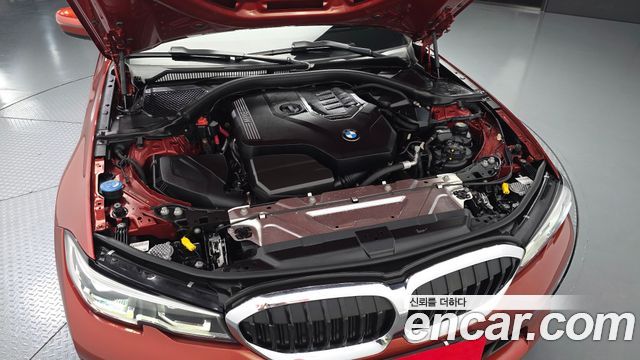 BMW 3-Series 320i