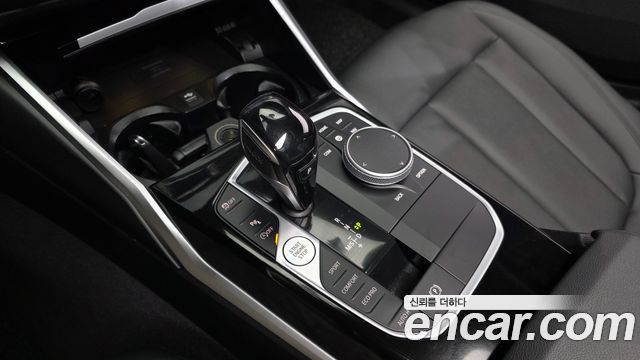 BMW 3-Series 320i