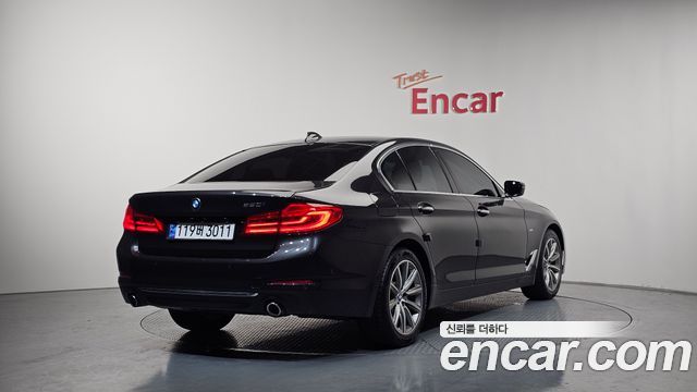 BMW 5-Series 520i Luxury