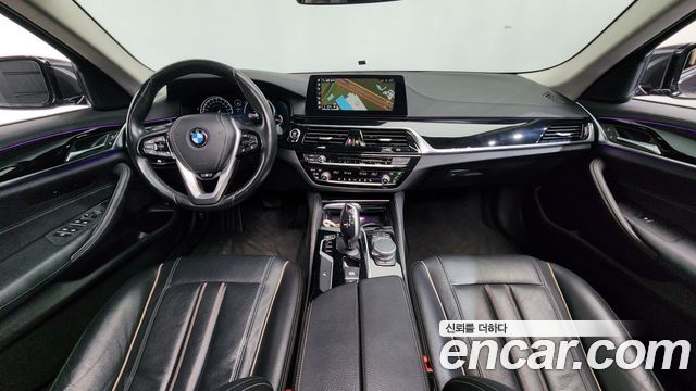 BMW 5-Series 520i Luxury