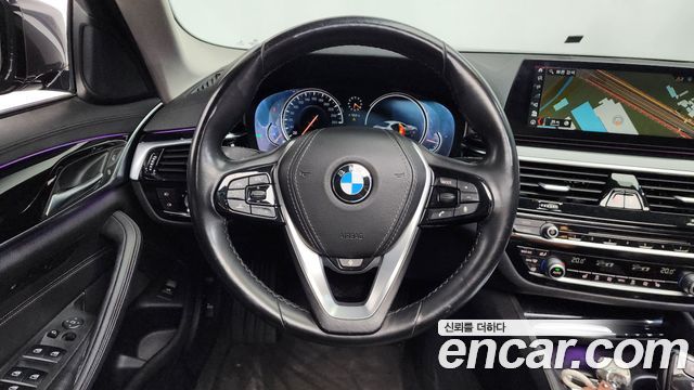 BMW 5-Series 520i Luxury