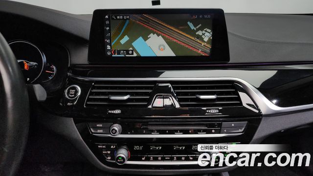 BMW 5-Series 520i Luxury