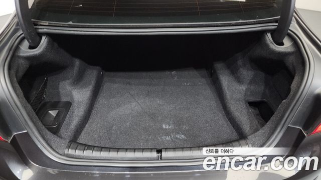 BMW 5-Series 520i Luxury