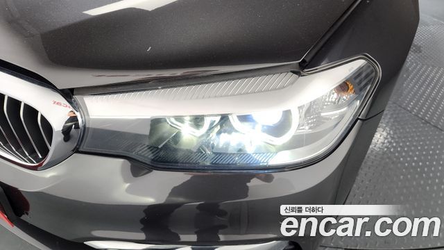 BMW 5-Series 520i Luxury