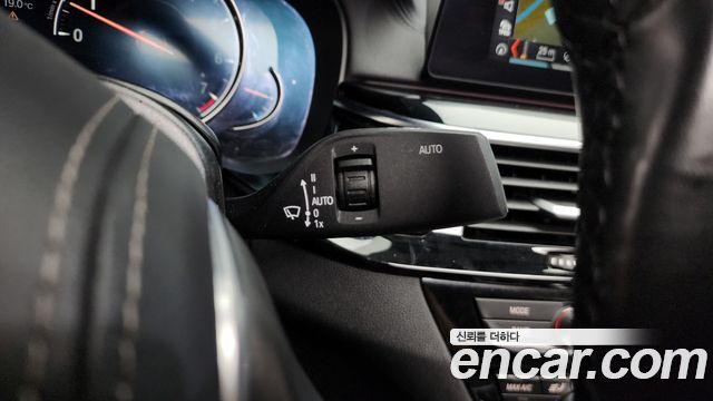 BMW 5-Series 520i Luxury