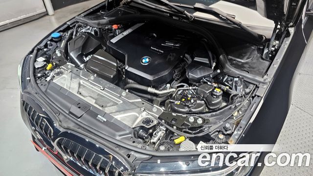 BMW 3-Series 320i Luxury