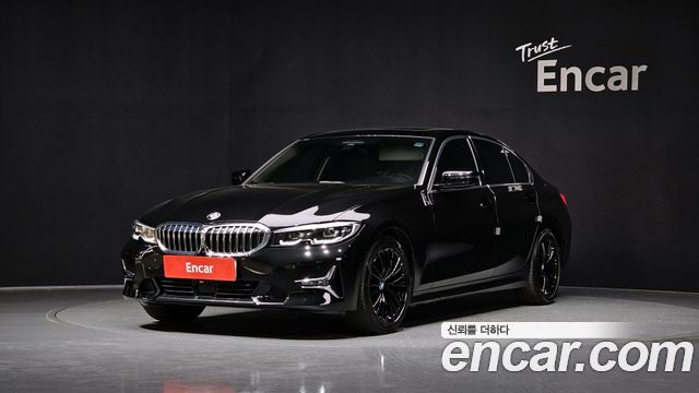 BMW 3-Series 320i Luxury