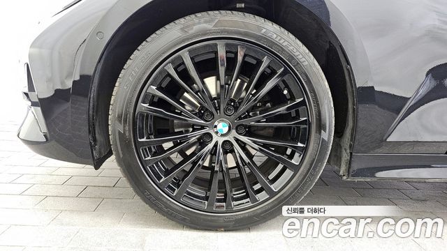 BMW 3-Series 320i Luxury