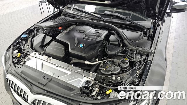 BMW 3-Series 320i Luxury