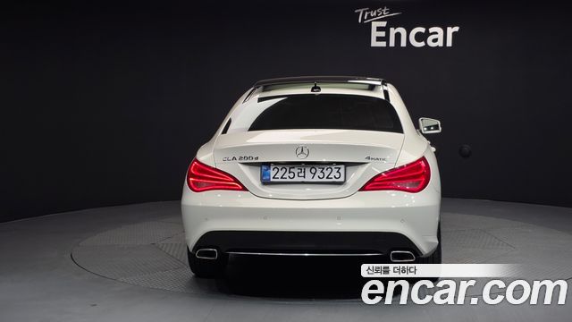 Mercedes-Benz CLA-Class CLA200 d 4MATIC