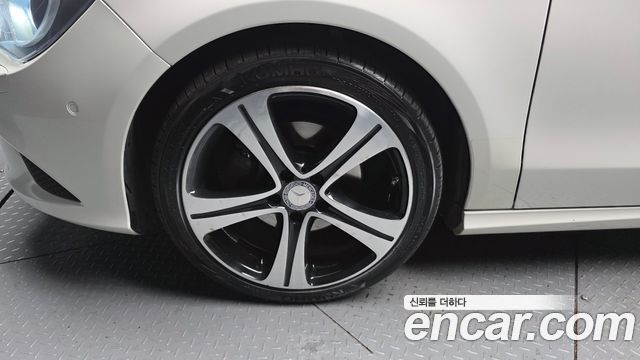 Mercedes-Benz CLA-Class CLA200 d 4MATIC
