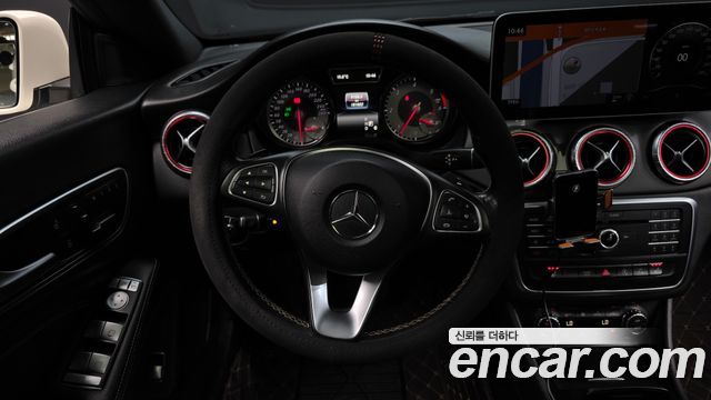Mercedes-Benz CLA-Class CLA200 d 4MATIC