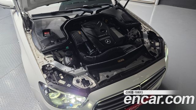 Mercedes-Benz E-Class E300e 4MATIC Exclusive