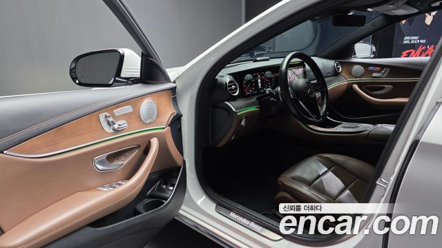 Mercedes-Benz E-Class E300e 4MATIC Exclusive