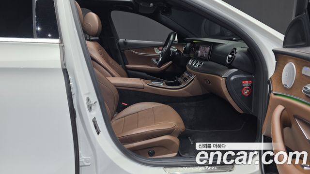 Mercedes-Benz E-Class E300e 4MATIC Exclusive