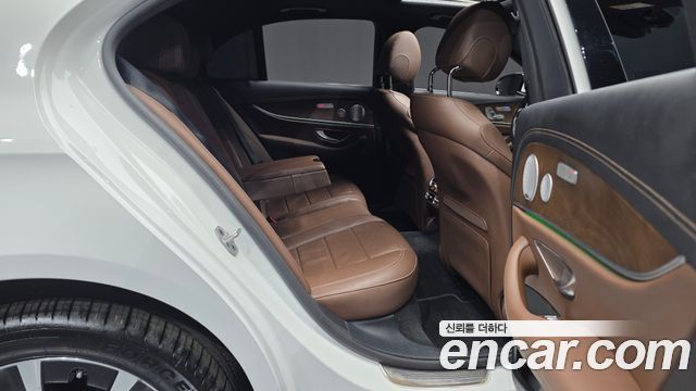 Mercedes-Benz E-Class E300e 4MATIC Exclusive