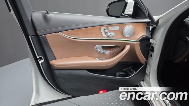 Mercedes-Benz E-Class E300e 4MATIC Exclusive