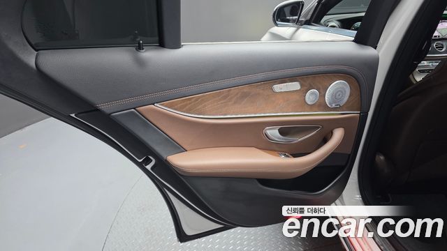 Mercedes-Benz E-Class E300e 4MATIC Exclusive