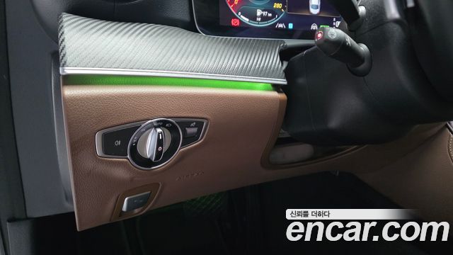 Mercedes-Benz E-Class E300e 4MATIC Exclusive