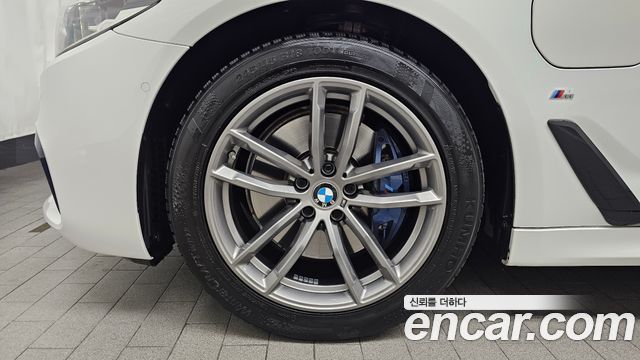 BMW 5-Series 530e M Sport
